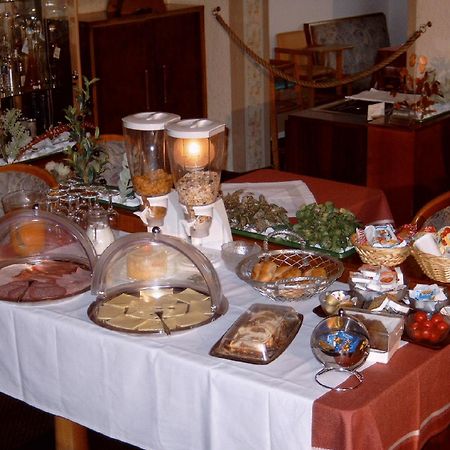 Hotel Pizzeria Venezia Sohren Eksteriør billede