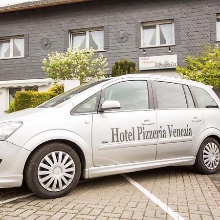 Hotel Pizzeria Venezia Sohren Eksteriør billede