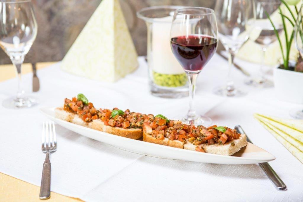 Hotel Pizzeria Venezia Sohren Eksteriør billede