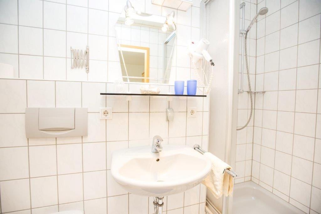 Hotel Pizzeria Venezia Sohren Eksteriør billede